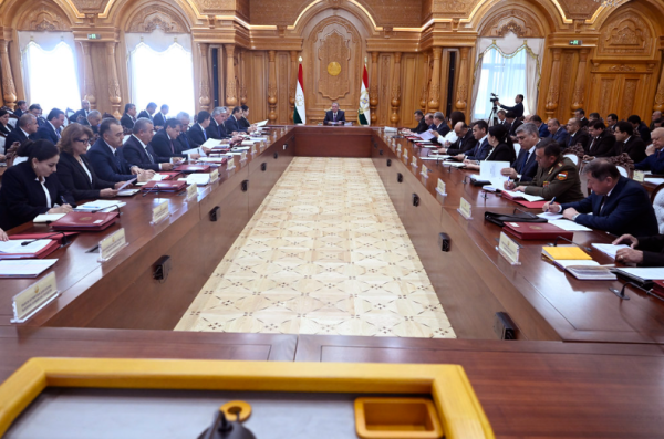 Эмомали Рахмон одобрил госпрограммы развития профессионального образования и цифрового телевещания