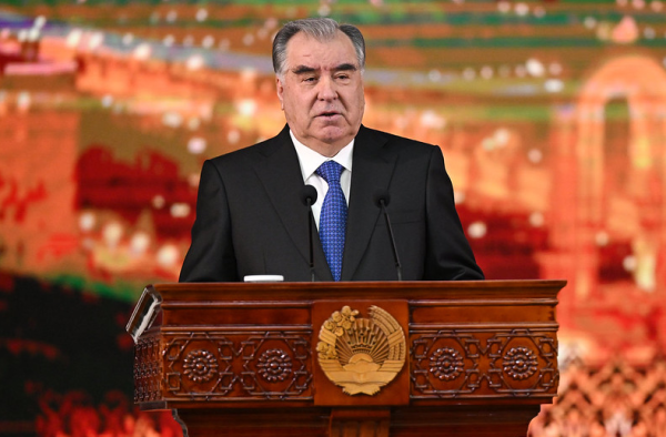 Эмомали Рахмон: «Народ Таджикистана самоотверженным трудом строит свое национальное государство»