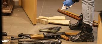Polizei stellt Schusswaffen in Remscheid sicher