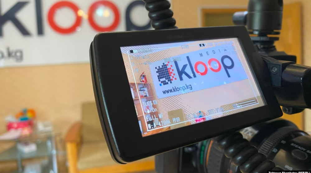 Материалы «Клооп» и Temirov Live в Кыргызстане названы «экстремистскими». Что это значит и как реагируют журналисты?