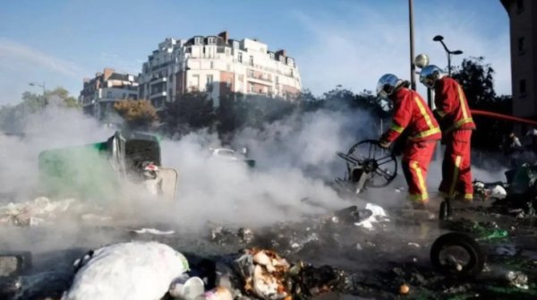 Францияда оммавий норозиликлар кучаймоқда