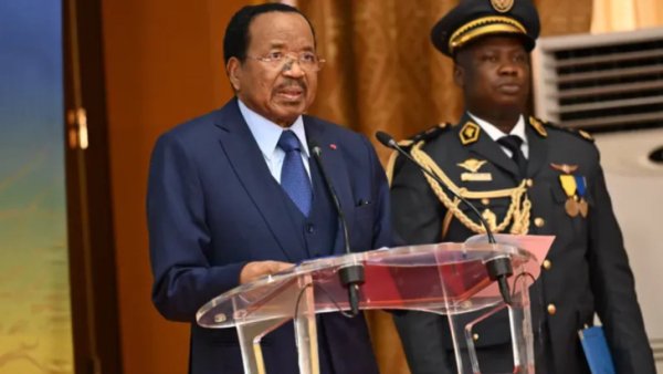 Камерунда 92 ёшли президент яна лавозимига қайтди