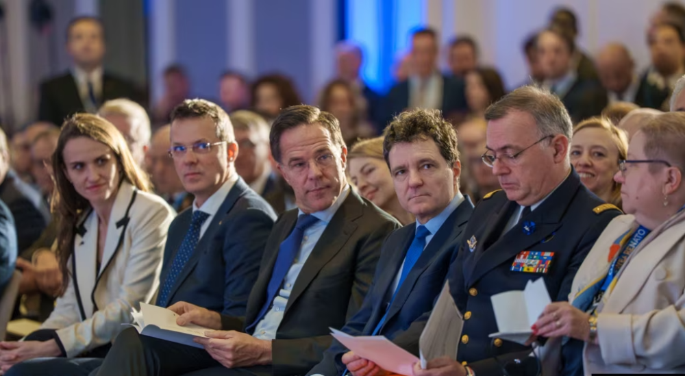 Глава НАТО заявил об опережении РФ по темпам производства боеприпасов