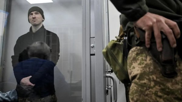 Украинада ҳарбий асирни ўлдирган рус жангчиси умрбод қамалди