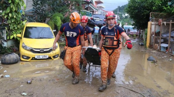 “Фунг-Вонг” тайфуни Филиппинни титратмоқда, миллион одам эвакуация қилинди