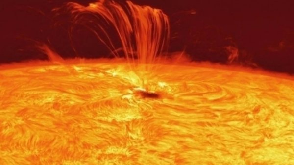 Қуёшда Ердан 80 баравар катта плазма портлади