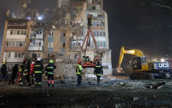 Тинч аҳоли фожиаси: Россиянинг Тернопилга ракета ҳужумида 34 киши ҳалок бўлди