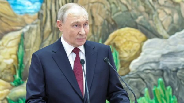 Геосиёсий девор: Қирғизистон Президент қароргоҳи олдида нима яширилди?