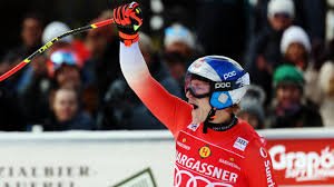 Jubiläumssieg von Marco Odermatt von schwerem Sturz überschattet