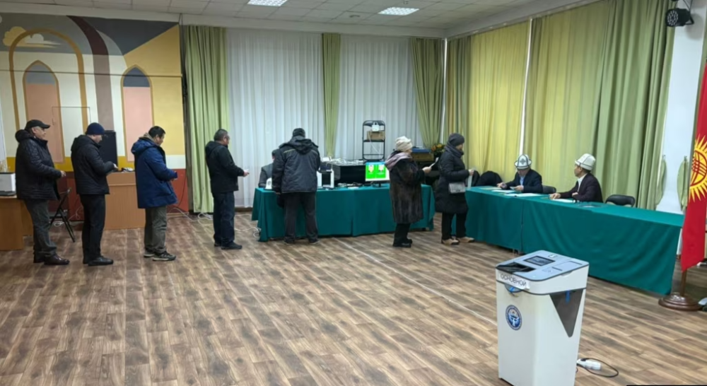Сват президента и брат главы ГКНБ станут депутатами: как прошли выборы в Кыргызстане