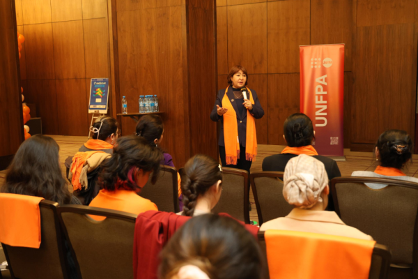 Когда виртуальное становится реальным: в Таджикистане обсудили вопрос защиты девочек от гендерного насилия в Интернете