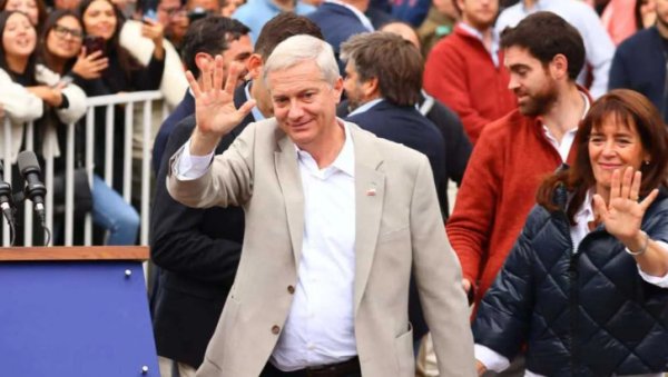 Чилида президентлик сайловида консерватив Каст ишончли ғалаба қозонди