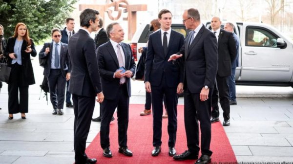 Берлин музокаралари: Донбасс атрофида АҚШ ва Украина келишмовчилиги