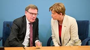 Wadephul fordert mehr Härte gegen Schattenflotte