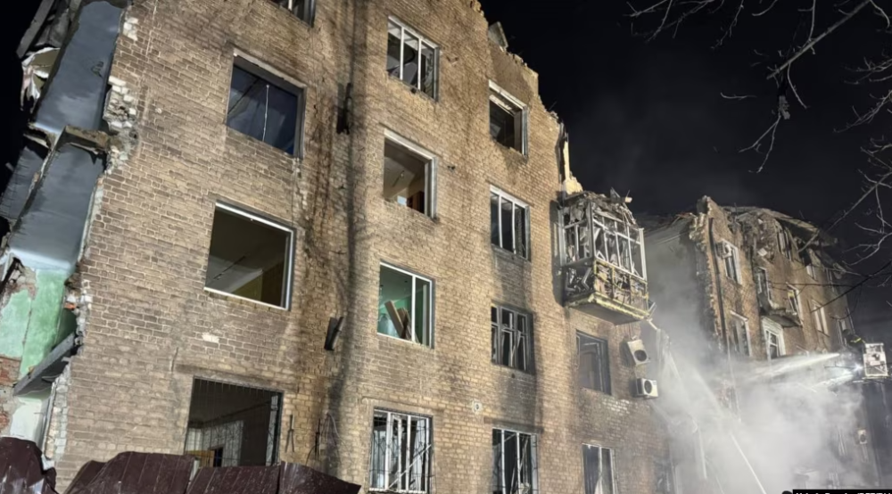 Власти Кривого Рога сообщили о попадании двух ракет в многоэтажки