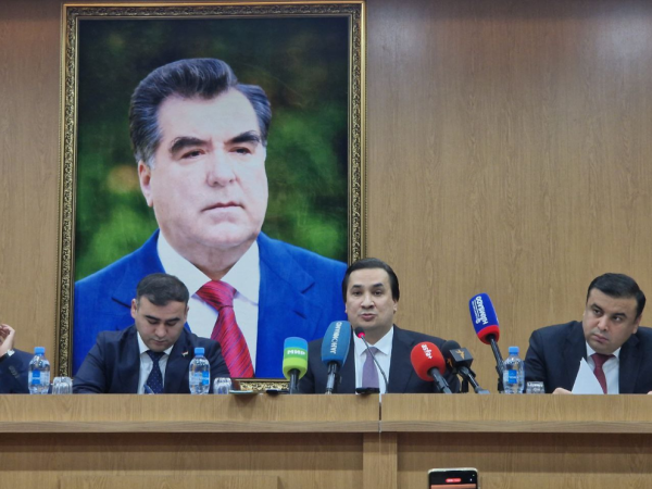 В Таджикистане зарегистрирована новая авиакомпания «Шохин Эйр»