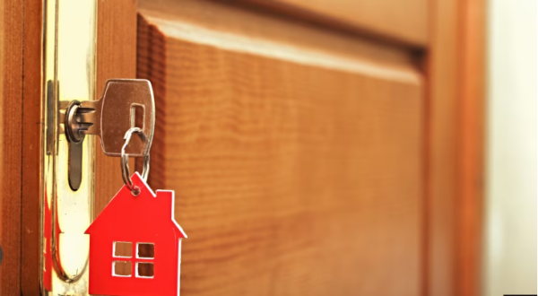 В России у азербайджанца изъяли квартиру за фиктивную регистрацию в ней мигрантов