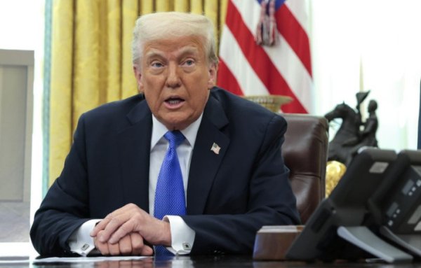 Эрон можароси Трамп рейтингига хавф солмоқда