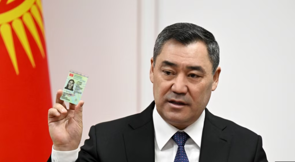 Садыр Жапаров заявил, что новые водительские удостоверения в Кыргызстане признаются во всех странах