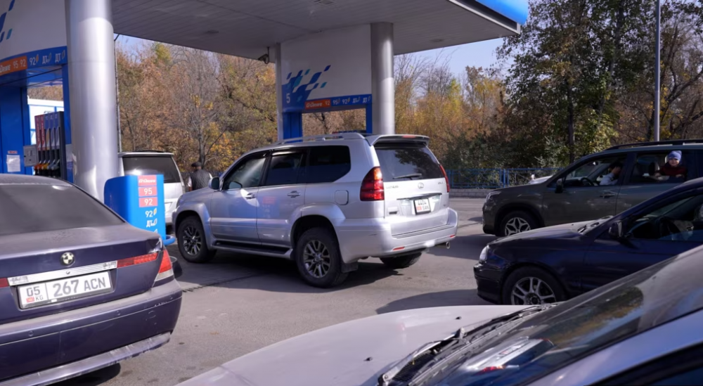 Кабмин Кыргызстана запретил вывоз бензина и дизтоплива на неопределенный срок