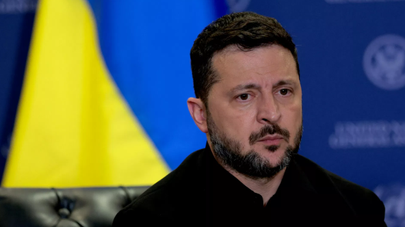 "Қудрати воқеӣ." Собиқадори Хадамоти истихборотӣ гуфт, пуштибони Зеленский кист
